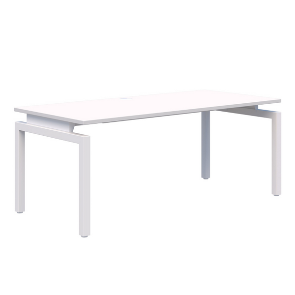 Balance Straight Desk