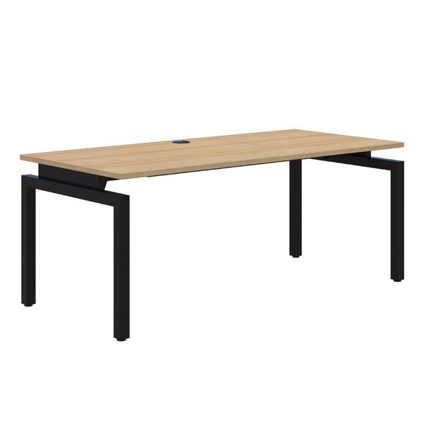 Balance Straight Desk