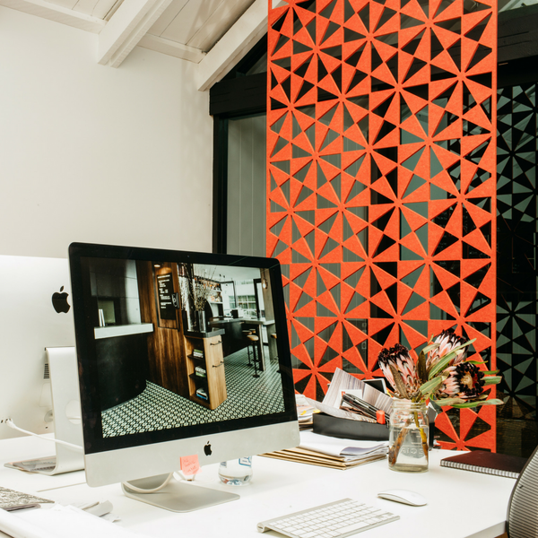 Cascade Expanding Ceiling Hung Screen